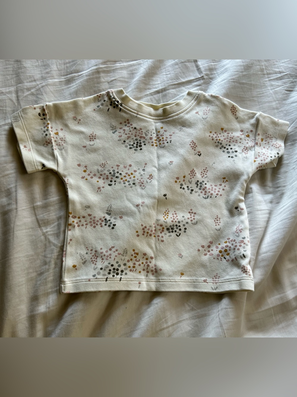 Cream flower Dot-Print Short Sleeve Top - NWOT. Pehr. 18-24 months.